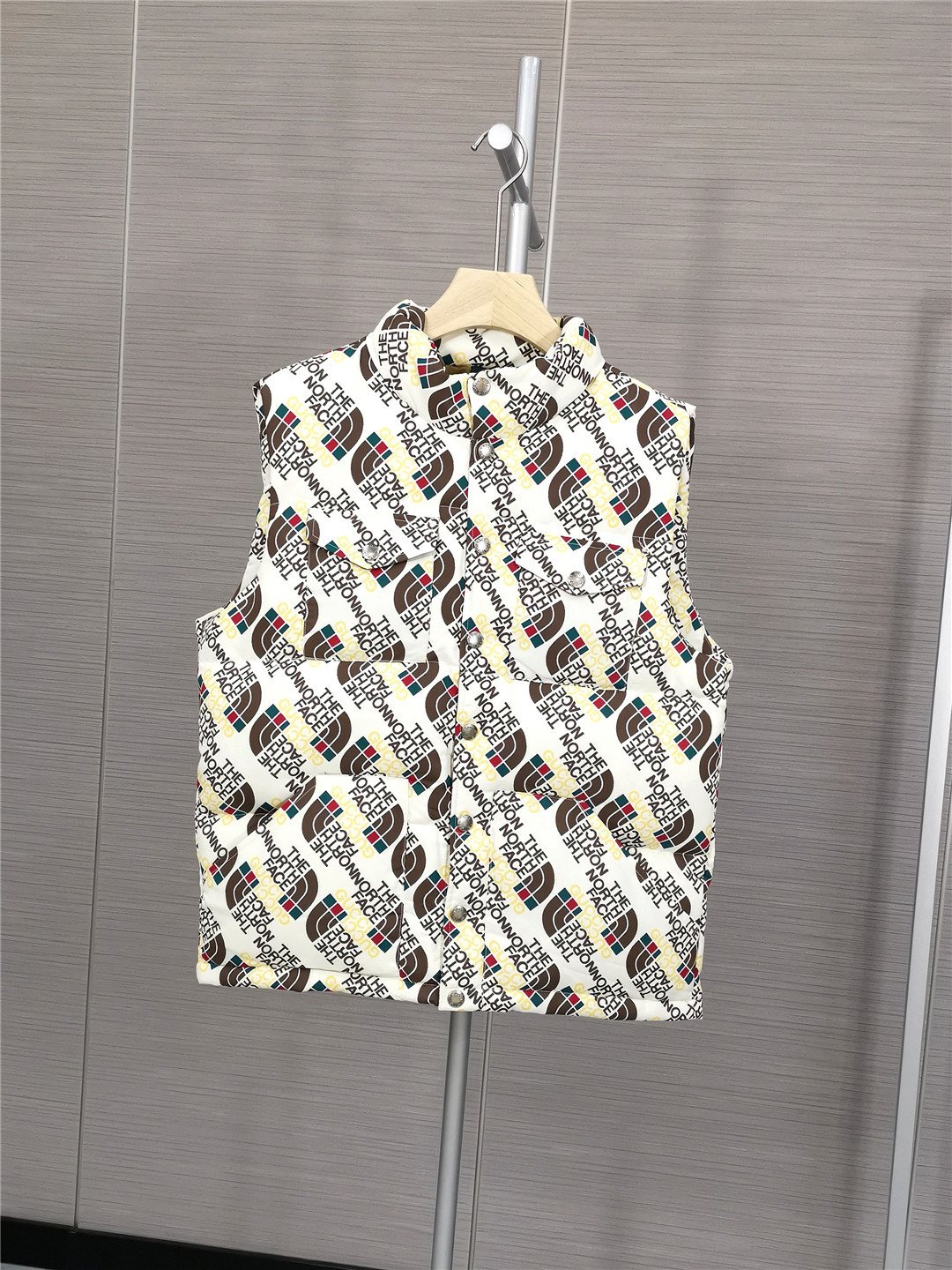 GUCCI White Logo-Print Hooded Padded Vest