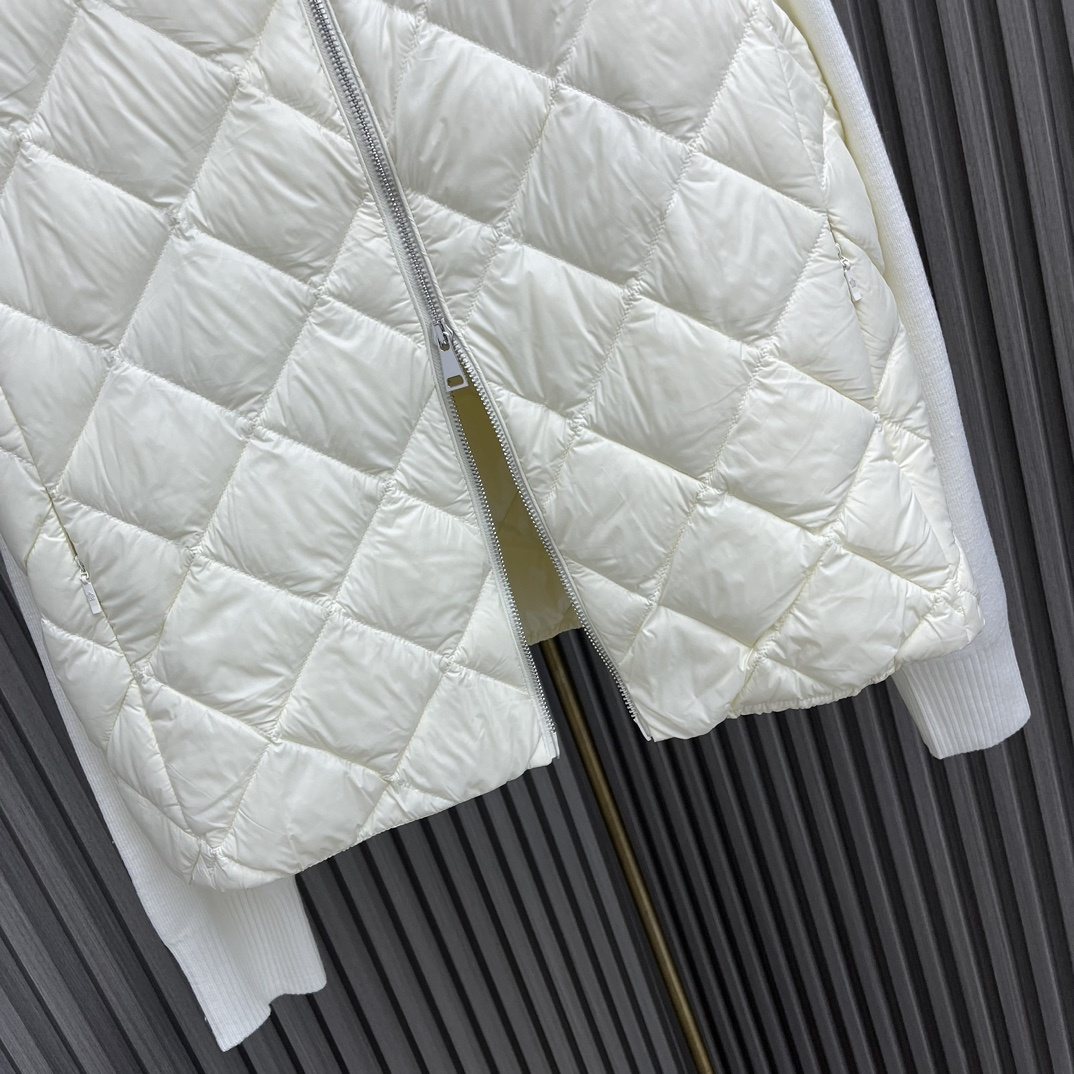Moncler Diamond-Quilted Knit Sleeve Down Coat