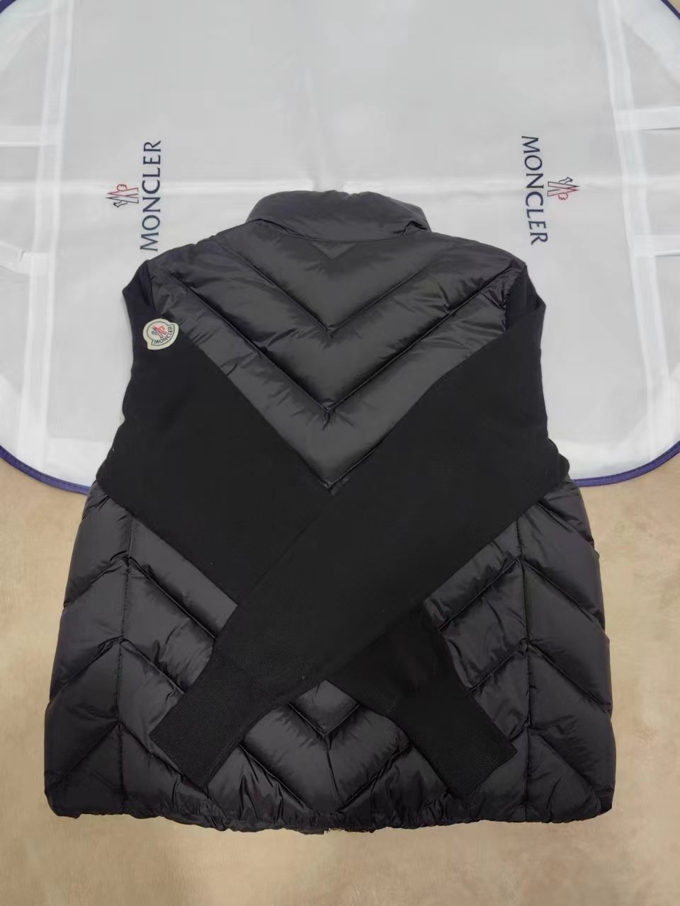 Moncler Knit-Sleeve Chevron Quilted Down Jacket