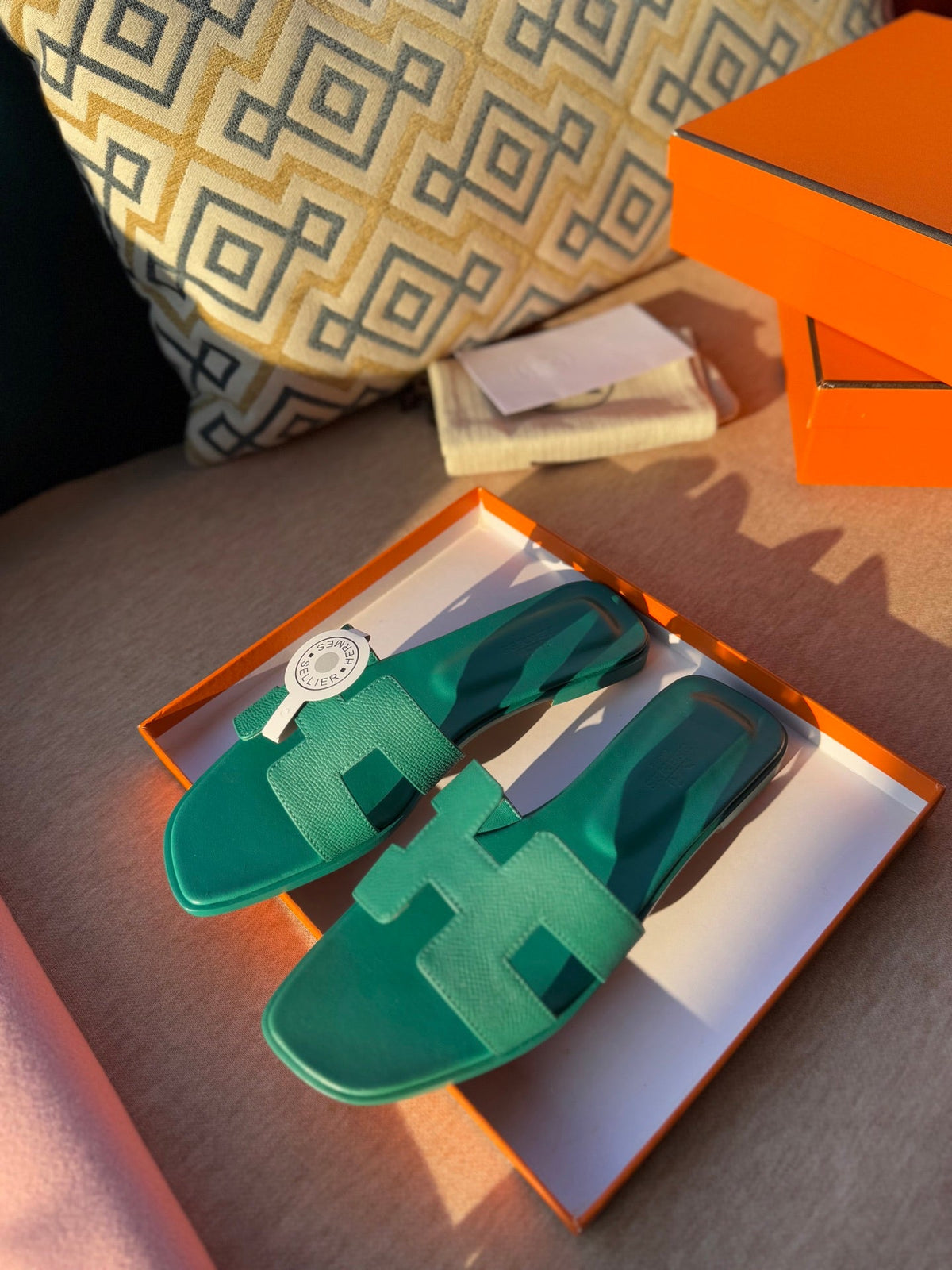 0RAN SANDALS IN PERSIAN GREEN CALFSKIN