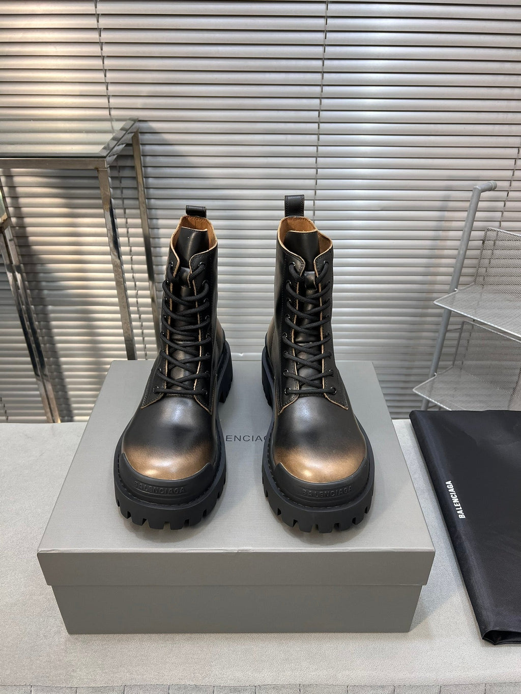 CHUNKY BOOTS IN BLACK MIX BRONZE SMOOTH CALFSKIN